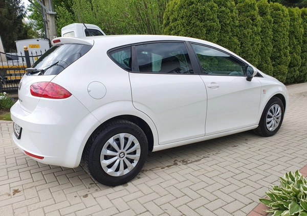 Seat Leon cena 16900 przebieg: 163485, rok produkcji 2010 z Wąchock małe 667
